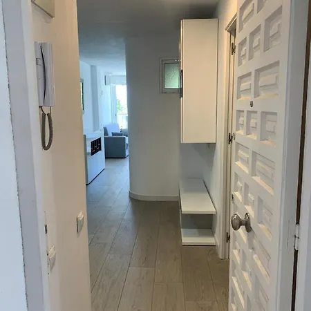 Ducado 41 Playa Levante 4 P Апартаменты *